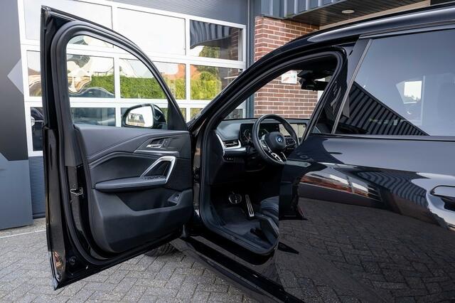 BMW X1 xDrive25e M Sport | Shadow | Driving Ass. Plus | Camera | Adapt. Led | Stoelverwarming | 20 Inch |