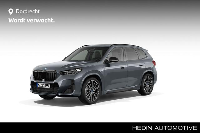 BMW X1 xDrive30e | M-sport | Panorama | 20" | Trekhaak | Harman Kardon | Driving Assistant Plus