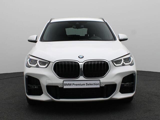 BMW X1 xDrive20d High Executive | M Sportpakket | Entertainment Pack | Trekhaak | Achteruitrijcamera | Active Cruise Control | 19''