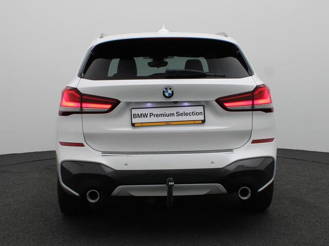 BMW X1 xDrive20d High Executive | M Sportpakket | Entertainment Pack | Trekhaak | Achteruitrijcamera | Active Cruise Control | 19''