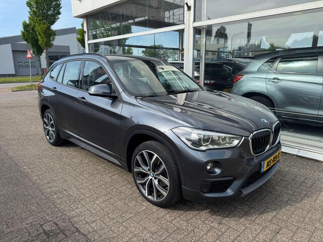 BMW X1 sDrive18i High Executive | 1e eigenaar | Automaat | Afneembare trekhaak | Airco | Elektrische ramen | Navigatie | Nieuwe APK | NAP |