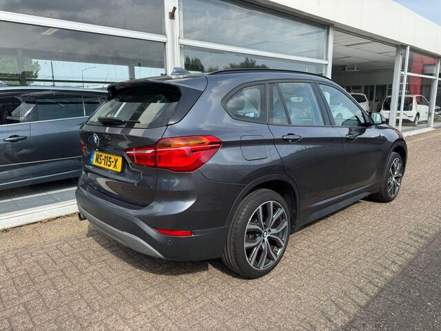 BMW X1 sDrive18i High Executive | 1e eigenaar | Automaat | Afneembare trekhaak | Airco | Elektrische ramen | Navigatie | Nieuwe APK | NAP |