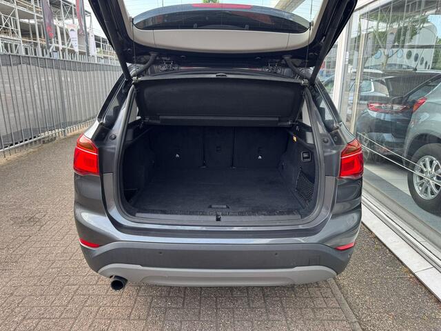BMW X1 sDrive18i High Executive | 1e eigenaar | Automaat | Afneembare trekhaak | Airco | Elektrische ramen | Navigatie | Nieuwe APK | NAP |