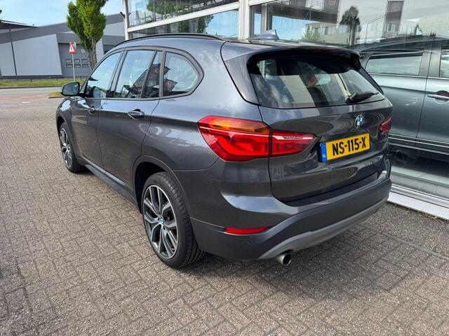 BMW X1 sDrive18i High Executive | 1e eigenaar | Automaat | Afneembare trekhaak | Airco | Elektrische ramen | Navigatie | Nieuwe APK | NAP |