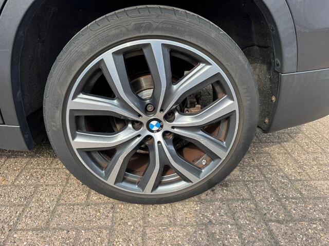 BMW X1 sDrive18i High Executive | 1e eigenaar | Automaat | Afneembare trekhaak | Airco | Elektrische ramen | Navigatie | Nieuwe APK | NAP |