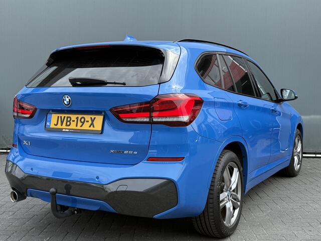 BMW X1 BWJ 2022 xDrive25e 221 PK eDrive Edition M SPORT | NIEUW BINNEN! TREKHAAK | FULL LED | HALF LEDER | STOELVERW. | ELEKTR. ACHTERKLEP | DAB | NAVI | CLIMA | CRUISE | LMV | PDC
