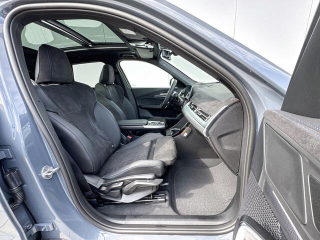 BMW X1 xDrive25e M-Sport | Travel Pack | Innovation Pack | Driving Assisant Plus | 19" | Trekhaak Electrisch wegklapbaar | Huisselectie