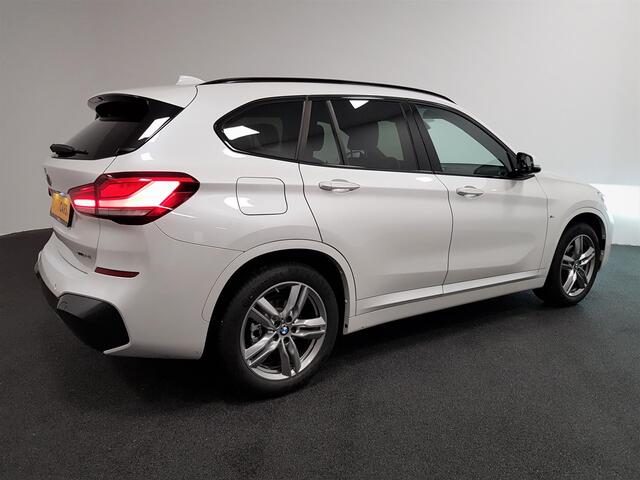 BMW X1 sDrive18i Automaat M-Sport Executive Lederen Bekleding Navigatie Climate Control Camera Parkeer Sensoren Lichtmetalen velgen Cruise Control
