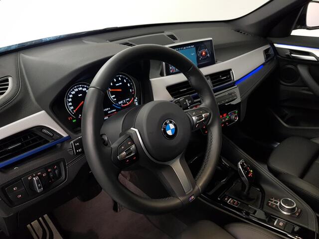 BMW X1 sDrive18i Automaat M-Sport Executive Lederen Bekleding Navigatie Climate Control Camera Parkeer Sensoren Lichtmetalen velgen Cruise Control