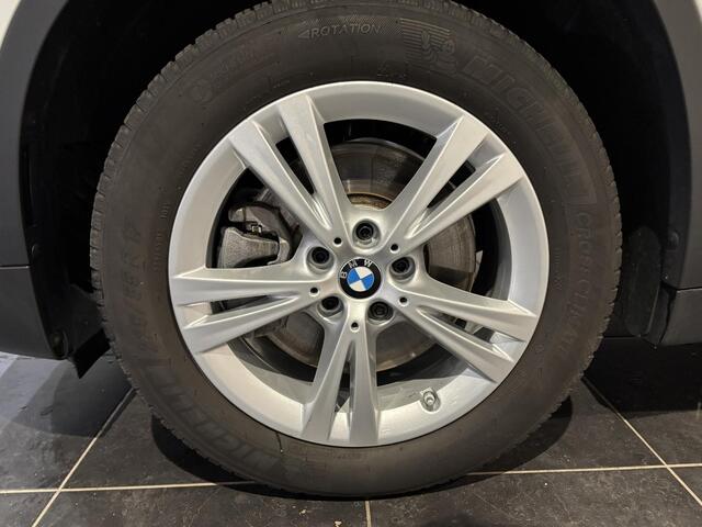 BMW X1 sDrive20i VDL Nedcar Edition | voorstoelen verwarmd | Parking pack |
