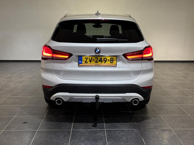 BMW X1 sDrive20i VDL Nedcar Edition | voorstoelen verwarmd | Parking pack |
