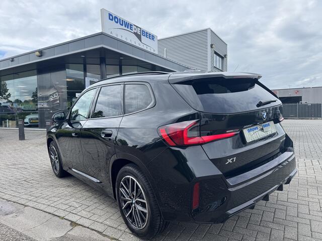 BMW X1 sDrive18i M sport Premium Panodak/ trekhaak elect, HiFi geluidinst, Travel pakket,