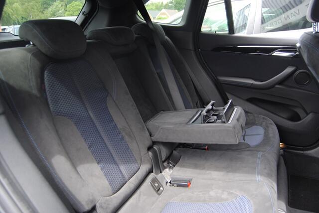 BMW X1 xDrive20i Cent Hi.Ex | M-Sport pakket | Trekhaak | Cruise