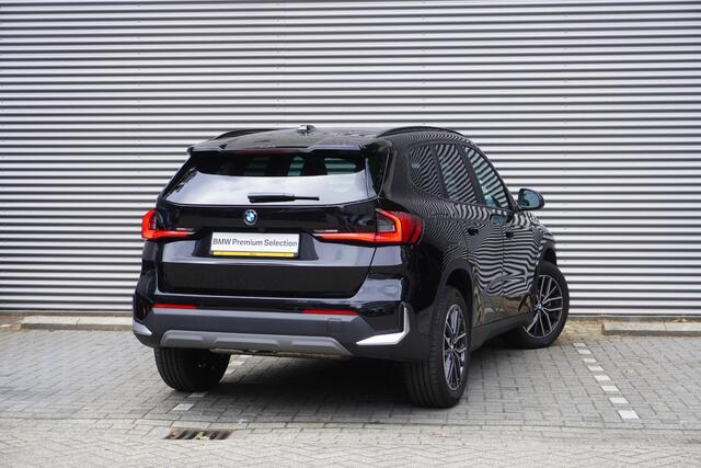 BMW X1 sDrive18i | Trekhaak met elektrisch wegklapbare kogel | Achteruitrijcamera | Harman-Kardon sound system | Extra getint glas | Comfort Access