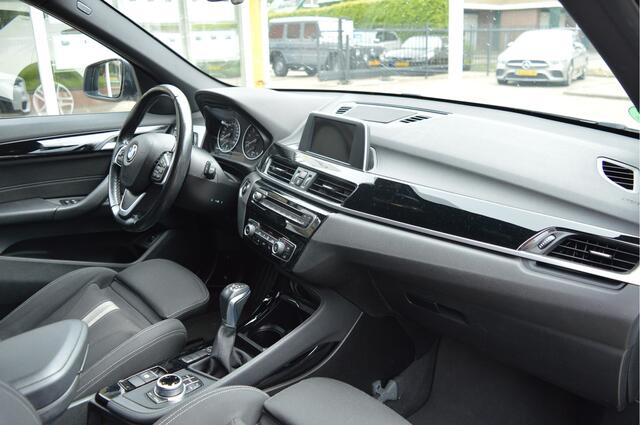 BMW X1 sDrive18i Executive NL-Auto / Sportstoelen / Clima / Correct onderhouden