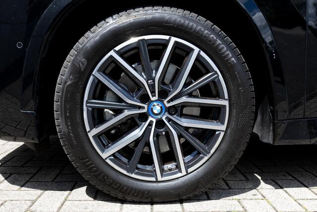 BMW X1 xDrive25e M Sport | 360 Camera l HUD l Veel opties