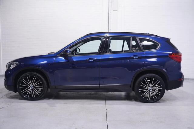 BMW X1 sDrive18i Advantage Navi Sportstoelen Clima Stoelverwarming PDC v+a 19 Inch velgen
