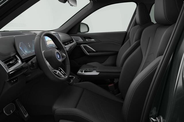 BMW X1 xDrive25e | M-Sport Pro | Trekhaak | Panoramadak | Head-Up Display | Travel Paket | Innovation Pack