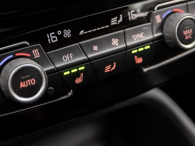 BMW X1 xDrive25e High Executive 221Pk Automaat (GROOT NAVI, CLIMATE, STOELVERWARMING, GETINT GLAS, SPORTSTOELEN, CAMERA, ELEK ACHTERKLEP, NIEUWE APK, NIEUWSTAAT)