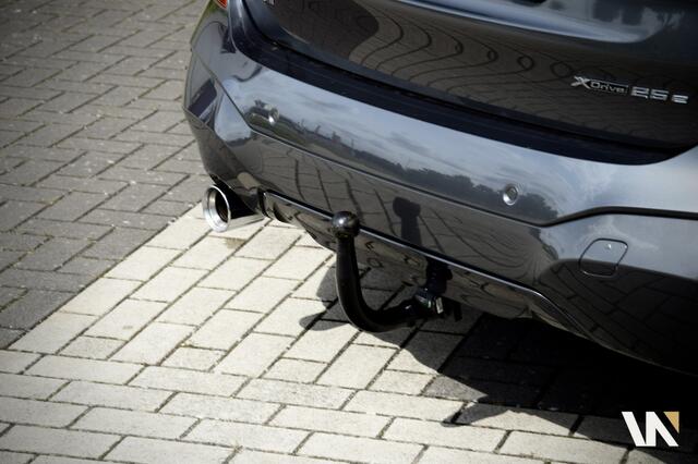 BMW X1 xDrive25e M-Sport | Panoramadak | Memory | Trekhaak | Adaptive Cruise Control | Head-Up | 19 Inch L.M. | Dealer O.H.