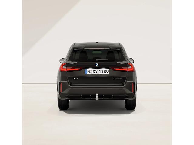 BMW X1 xDrive23i M-Sport - Memoryzetels - Trekhaak - 2000kg Trekgewicht