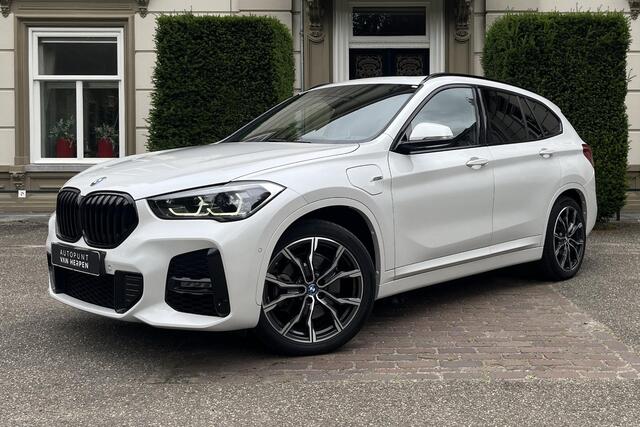 BMW X1 xDrive25e PANO | CRUISE | HIFI | CARPLAY | M-PAKKET | STOELVERW
