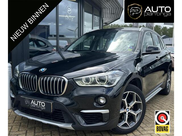 BMW X1 sDrive18i High Executive Edition | AUTOMAAT | Parkeersensoren Voor en Achter | LED | Navigatie Plus | Stoelverwarming | Climate Control | Cruise Control | 2 Sleutels | Elek Achterklep | Sportstuur Leder | APK tot 02-05-2027 |