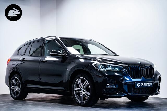 BMW X1 sDrive18i High Executive M Sport|Trekhaak|Camera|Head up|Navi