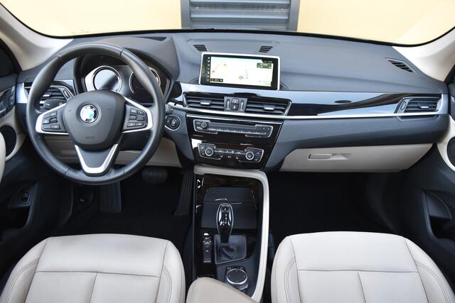 BMW X1 sDrive20i High Executive * LED * Leder * Head-up * Stoelverwarming * X-Line *