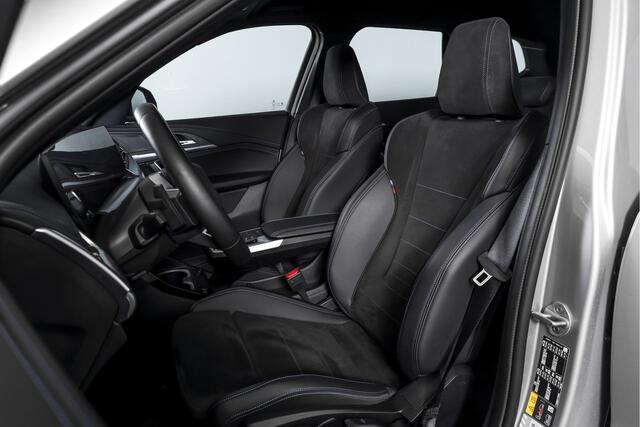BMW X1 xDrive25e 245 PK | M-Sport | Premium Pack | Cruise | Dig. Cockpit | Stoelverw. | PDC | Camera | NAV+App. Connect | ECC | Elek. Klep | LM 18" | 9072