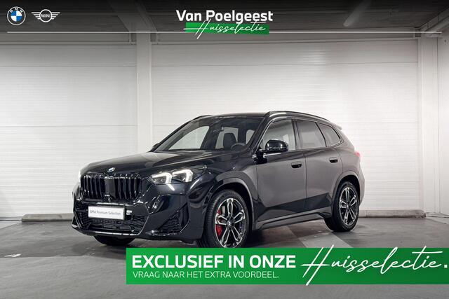 BMW X1 sDrive20i | M-Sport | Travel Pack | Premium Pack | Driving Assistant Plus | Harman/Kardon | Stoelverwarming | Panoramadak | Trekhaak | Comfort Access