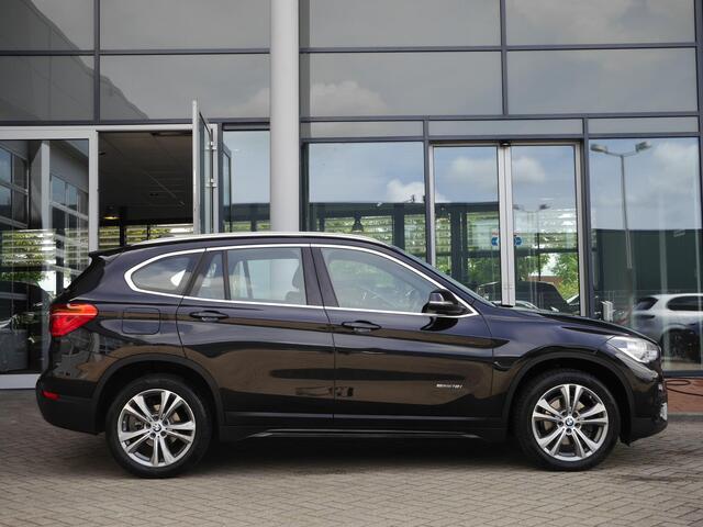 BMW X1 sDrive18i Executive | Automaat | Trekhaak | Camera | Lederen bekleding | Parkeersensoren | Navigatie