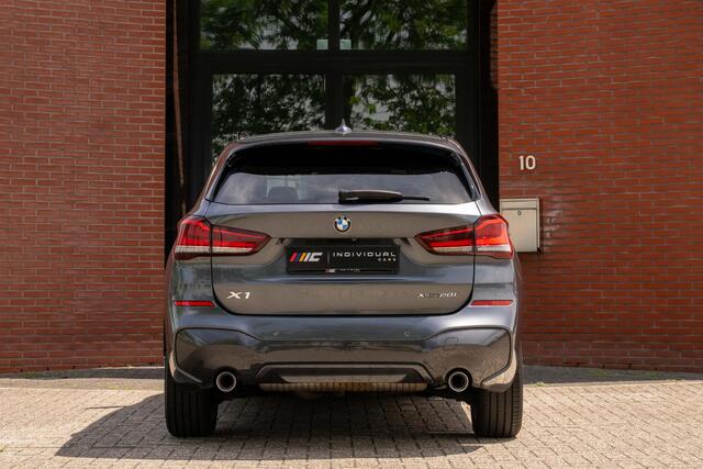 BMW X1 xDrive20i High Executive M-Sport LED Panorama