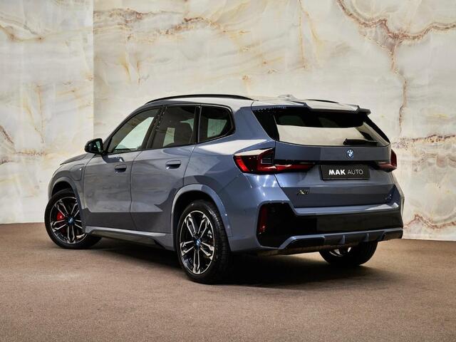 BMW X1 xDrive25e M Sport Pro , 360 camera, 19", massage, HUD, ACC, adap-LED, keyless, NP68k