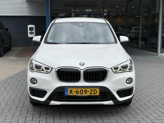 BMW X1 xDrive20i High Executive 192 Pk | Stoelverwarming | Elek. Kofferklep | PDC V+A | Cruise Control | Climate Control |