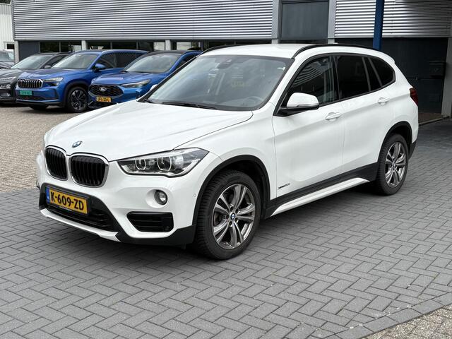 BMW X1 xDrive20i High Executive 192 Pk | Stoelverwarming | Elek. Kofferklep | PDC V+A | Cruise Control | Climate Control |