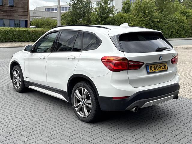 BMW X1 xDrive20i High Executive 192 Pk | Stoelverwarming | Elek. Kofferklep | PDC V+A | Cruise Control | Climate Control |