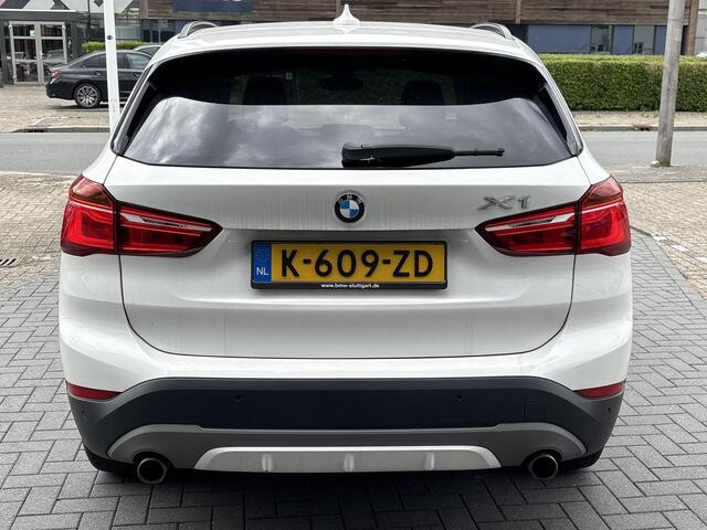 BMW X1 xDrive20i High Executive 192 Pk | Stoelverwarming | Elek. Kofferklep | PDC V+A | Cruise Control | Climate Control |