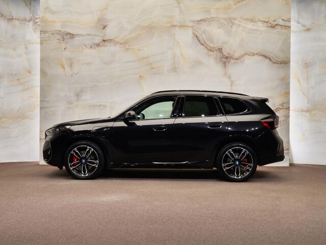 BMW X1 xDrive25e M Sport Pro , 360 camera, 19", massage, HUD, ACC, adap-LED, keyless, NP68k