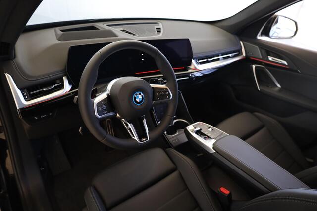 BMW X1 xDrive25e | M Sportpakket Pro | Harman/Kardon | Panoramadak | Driving Assistant | Trekhaak