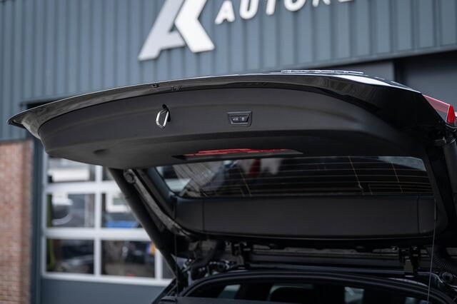 BMW X1 xDrive25e M Sport | Panorama | Shadow | ACC | Camera | Adap. led | Trekhaak | Stoelverwarming | 19 inch |