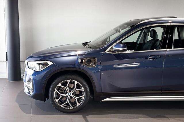 BMW X1 xDrive25e Business Edition Plus | X Line | Glazen Panoramadak | Stoelverwarming | Head-Up Display |