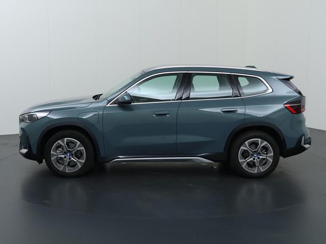 BMW X1 xDrive25e X-Line | 360 Camera | DAB | Apple CarPlay/Android Auto | Stoelverwarming | Ele. kofferdeksel | Trekhaak Ele. wegklapbaar | Innovatie-Pakket |