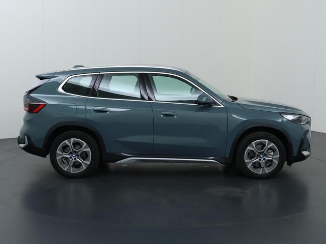 BMW X1 xDrive25e X-Line | 360 Camera | DAB | Apple CarPlay/Android Auto | Stoelverwarming | Ele. kofferdeksel | Trekhaak Ele. wegklapbaar | Innovatie-Pakket |