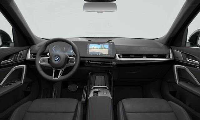 BMW X1 xDrive30e | M-Sport Pro | Head-Up | Panoramadak | Trekhaak | Adaptive Cruise | Harman Kardon | Comfort Access | Elektrische Stoelen |