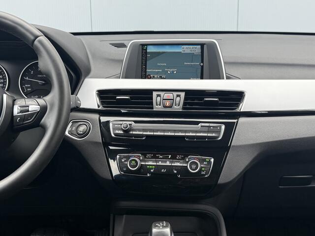 BMW X1 sDrive18i Centennial High Executive Trekhaak/Dealer/Navi/Climate.