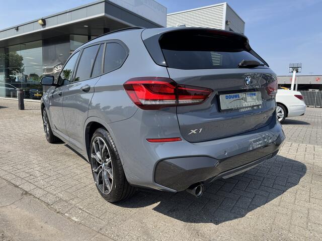 BMW X1 xDrive25e M sport FULL OPTION Head Up, Memory L.V, Trekhaak elect, pano dak,