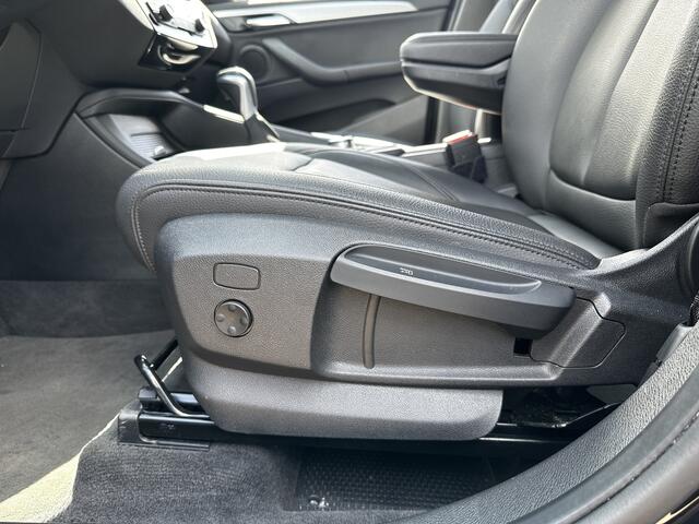 BMW X1 xDrive25e |CAMERA|STOEL VWM|NAVI|LEDER|ELK.PAKKET|CRUISE|LM VELGEN 17''|LED