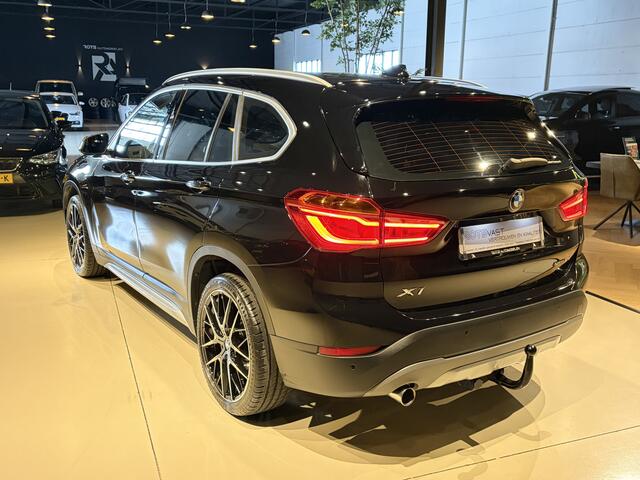 BMW X1 sDrive 1.8i Exe Aut Navi|LED|Cruis|PDC|Camera Zwart