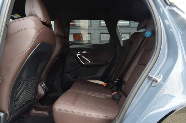 BMW X1 sDrive18i | ORG. NL | DEALERONDERHOUDEN | NIEUW MODEL!